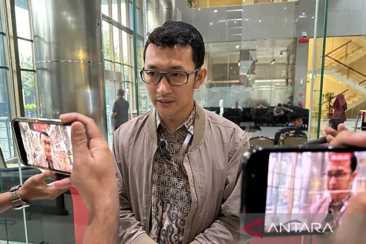 KPK Usut Pengadaan Alat Cek Stok BBM