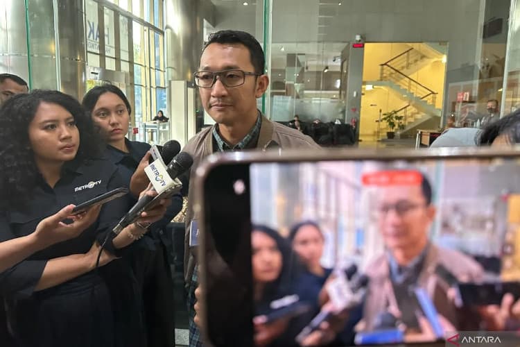 Di Balik Segel Ruang Kerja Bupati, KPK Tahan 10 Tersangka OTT Bekasi